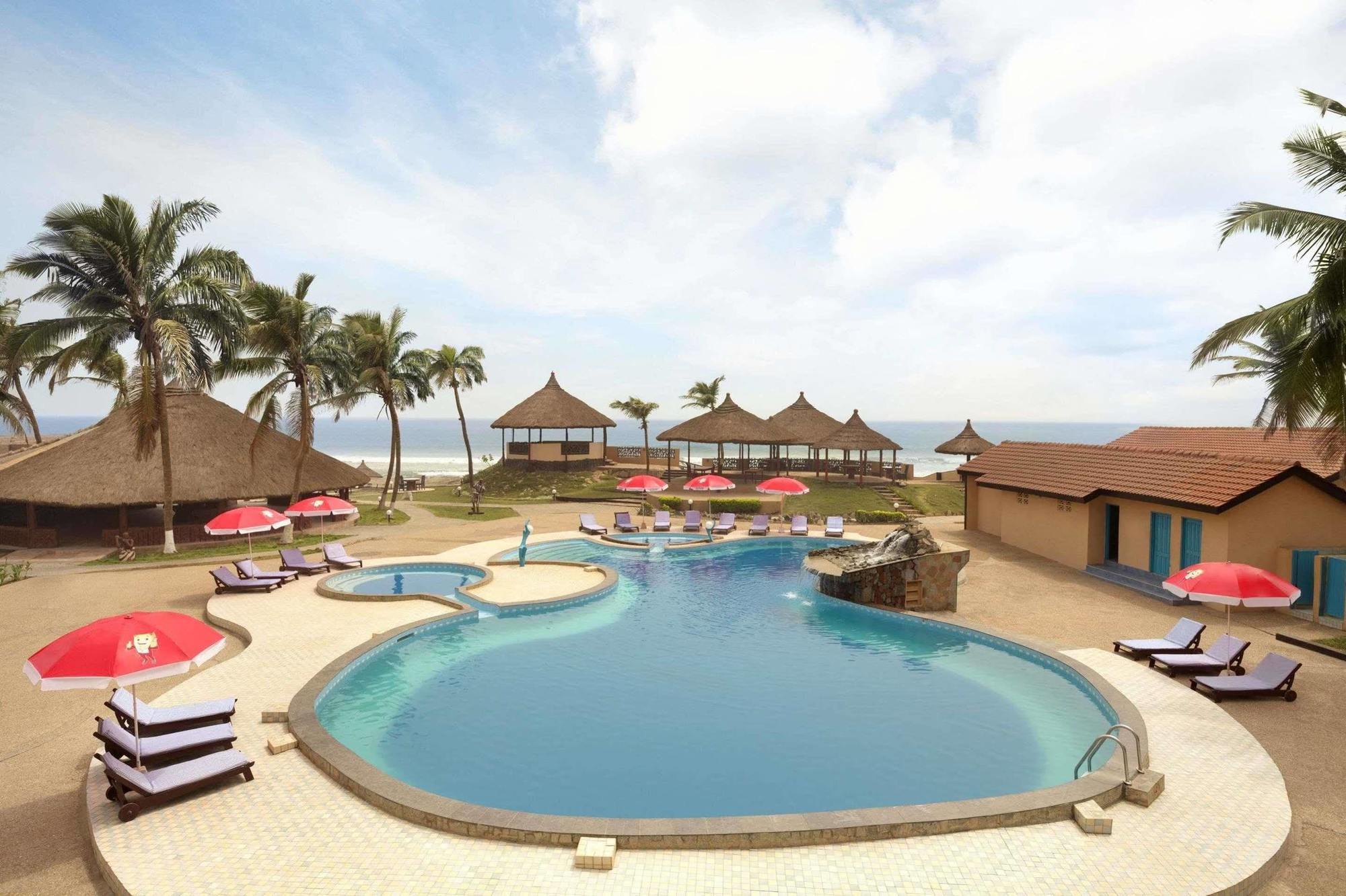 Ramada Resort Акра Екстериор снимка