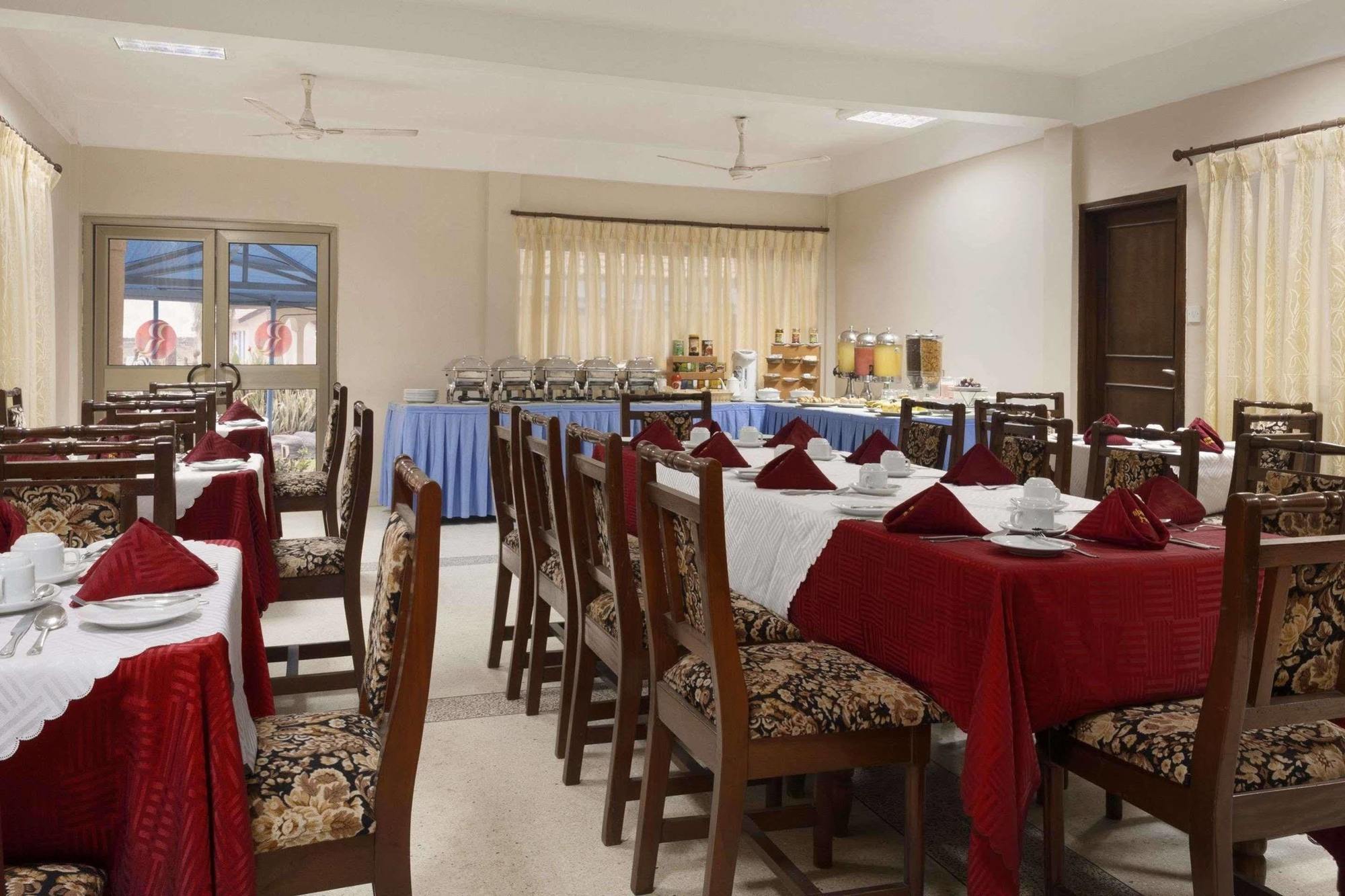 Ramada Resort Акра Екстериор снимка