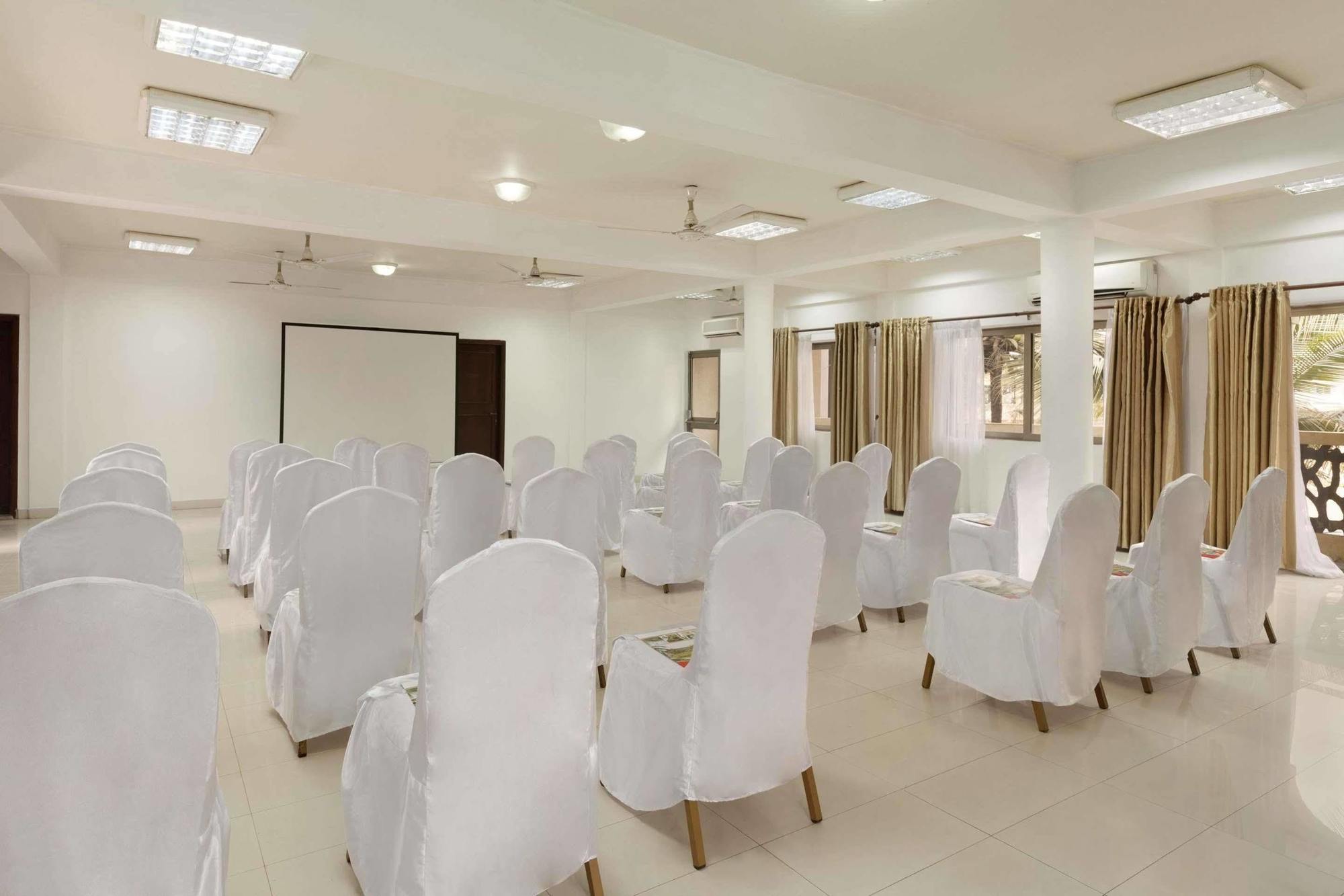 Ramada Resort Акра Екстериор снимка
